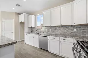 2868 Cactus Bloom Dr Dr, Bullhead City, AZ 86429 - Photo 2