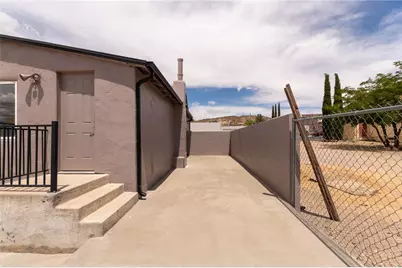 310 E Oak Street, Kingman, AZ 86401 - Photo 34