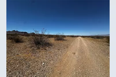3193 S Zircon Road, Golden Valley, AZ 86413 - Photo 2