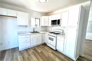 945 Holly St, Bullhead City, AZ 86442 - Photo 4