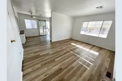 945 Holly Street, Bullhead City, AZ 86442 - Photo 12