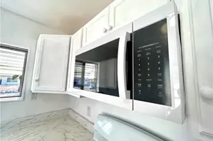 945 Holly St, Bullhead City, AZ 86442 - Photo 10