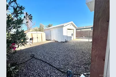 945 Holly Street, Bullhead City, AZ 86442 - Photo 30
