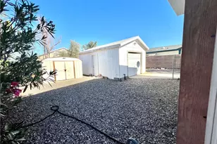 945 Holly St, Bullhead City, AZ 86442 - Photo 30