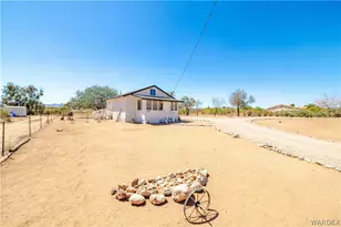 3569 N Maverick Rd, Golden Valley, AZ 86413 - Photo 26