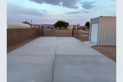 894 S San Pedro Road, Golden Valley, AZ 86413 - Photo 2