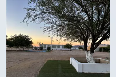 10801 Seventh Street, Dolan Springs, AZ 86441 - Photo 2