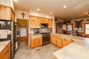 11030 S Quarter Horse Rd, Wikieup, AZ 85360 - Photo 10