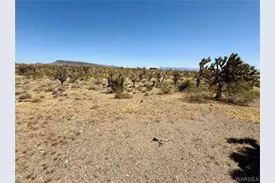 17837 Kitmit Drive, Dolan Springs, AZ 86441 - Photo 2