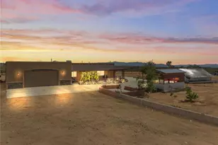 2424 E Beth Dr, Yucca, AZ 86438 - Photo 2