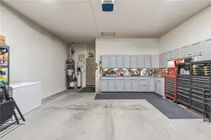 2832 Esmerelda Dr, Bullhead City, AZ 86429 - Photo 32