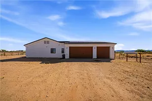 854 S Salt Pl, Golden Valley, AZ 86413 - Photo 22
