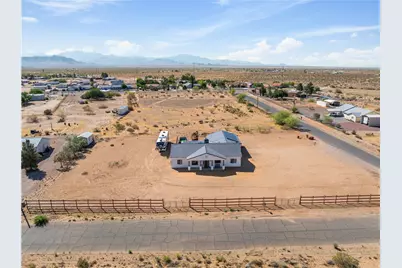 854 S Salt Place, Golden Valley, AZ 86413 - Photo 4