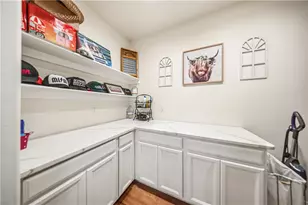 854 S Salt Pl, Golden Valley, AZ 86413 - Photo 24