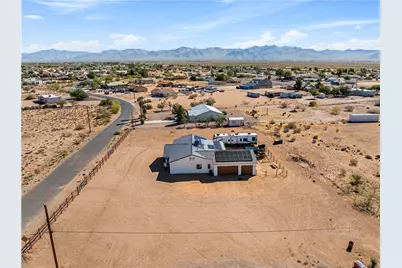 854 S Salt Place, Golden Valley, AZ 86413 - Photo 2