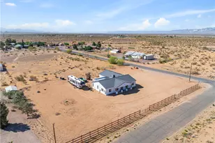 854 S Salt Pl, Golden Valley, AZ 86413 - Photo 6