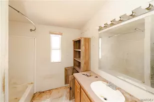16435 S Wyatt Earp Rd, Yucca, AZ 86438 - Photo 14