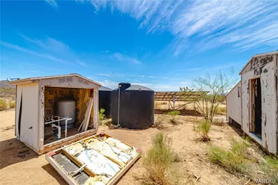 16435 S Wyatt Earp Road, Yucca, AZ 86438 - Photo 34