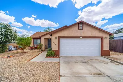 576 N Malibu Circle, Bullhead City, AZ 86442 - Photo 1