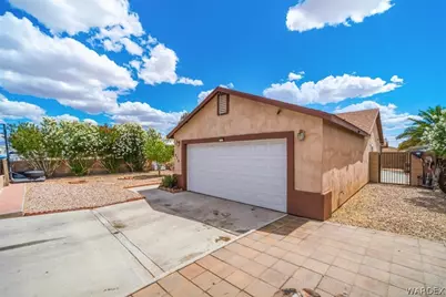 576 N Malibu Circle, Bullhead City, AZ 86442 - Photo 4