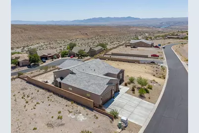 3104 Esmerelda Drive, Bullhead City, AZ 86429 - Photo 2