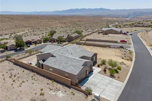 3104 Esmerelda Dr, Bullhead City, AZ 86429 - Photo 2