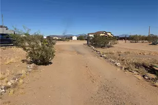 3565 N Gln Cyn Rd, Golden Valley, AZ 86413 - Photo 26