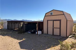 3565 N Gln Cyn Rd, Golden Valley, AZ 86413 - Photo 22