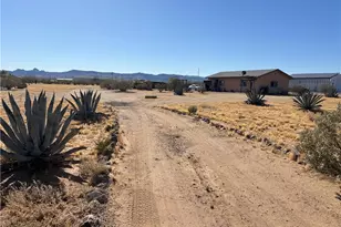 3565 N Gln Cyn Rd, Golden Valley, AZ 86413 - Photo 24