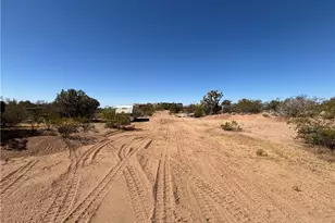 7695 E Arroyo Vista Dr, Yucca, AZ 86438 - Photo 8