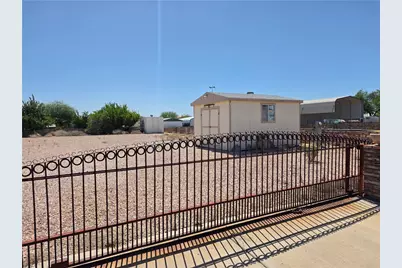 49535 Opal Avenue, Quartzsite, AZ 85346 - Photo 4