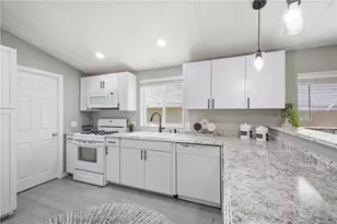 1946 Castleberry Ln, Bullhead City, AZ 86442 - Photo 10