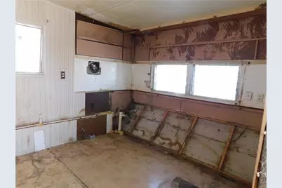 1972 E Riverbend Circle, Bullhead City, AZ 86442 - Photo 8