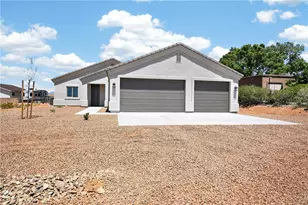 7201 E Stetson Dr, Kingman, AZ 86401 - Photo 1