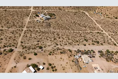 2034 S Guthrie Road, Golden Valley, AZ 86413 - Photo 16