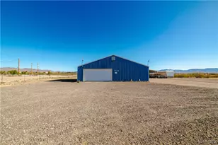 7635 W Abrigo Dr, Golden Valley, AZ 86413 - Photo 1