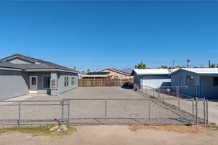 677 Cherry Blossom Ln, Bullhead City, AZ 86442 - Photo 2