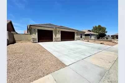2061 Robert Mitchum Drive, Kingman, AZ 86409 - Photo 2