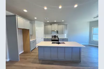 2061 Robert Mitchum Drive, Kingman, AZ 86409 - Photo 12