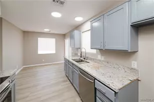 1879 Clearwater Dr, Bullhead City, AZ 86442 - Photo 2