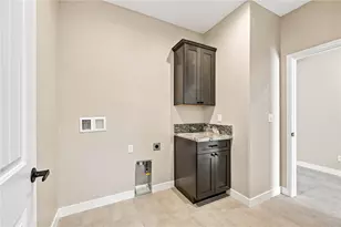 2868 Enclave Dr, Bullhead City, AZ 86429 - Photo 20