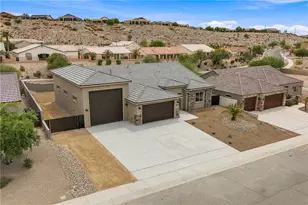 2868 Enclave Dr, Bullhead City, AZ 86429 - Photo 1