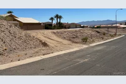 2566 N Ridge Avenue, Bullhead City, AZ 86429 - Photo 6