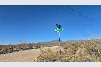 14279 S Anegam Road, Yucca, AZ 86438 - Photo 10