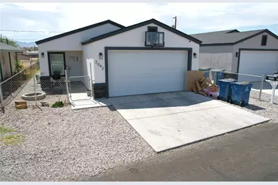 2042 Gregg Lane, Bullhead City, AZ 86442 - Photo 2