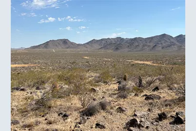 316-05-018 June, Dolan Springs, AZ 86441 - Photo 2