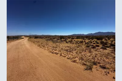 13564 N Aladdin Drive, Dolan Springs, AZ 86441 - Photo 2