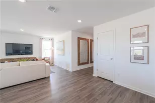 881 Hoffman Dr, Bullhead City, AZ 86429 - Photo 4