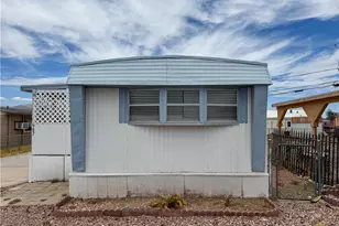 987 Harbor Dr, Bullhead City, AZ 86442 - Photo 1