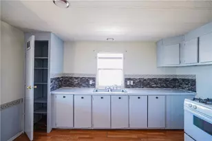 1946 Monterey Dr, Bullhead City, AZ 86442 - Photo 4